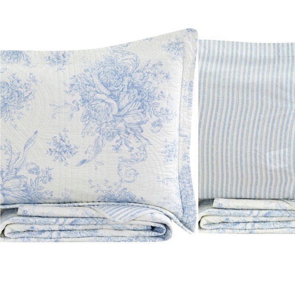 Melange toile quilt set with shams and matching 400 tc sheets in light blue - Picture 2 of 3
